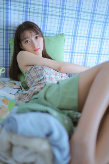 饱满的乳被揉捏玩弄